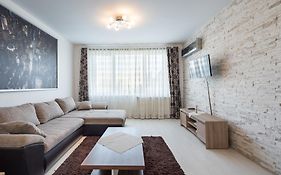 Top Location With Iconic View - Sala Palatului